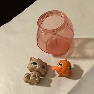 Littlest Pet Shop " Pet Pairs" #130 Clownfish,#129 Persian Cat and Fishbowl